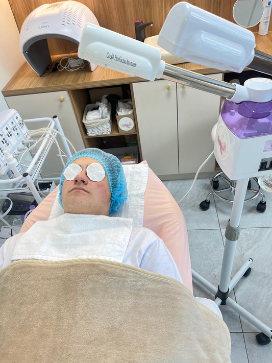 Tratamiento facial – Limpieza facial hidratante